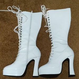 White lace up boots